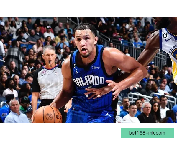 布克空砍34分魔术险胜太阳送湖人锁定季后赛萨格斯20分助力球队突破